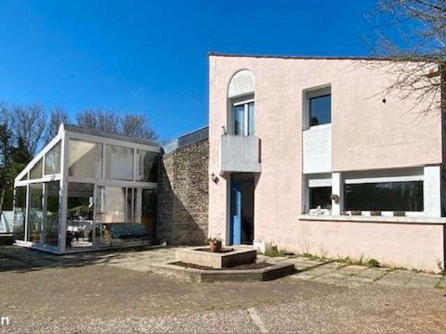 Maison 5 pièces 196 m²
