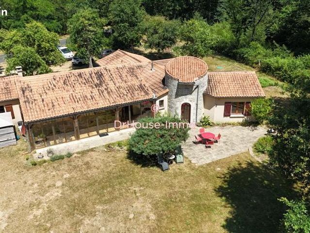 Maison 5 pièces 196 m²