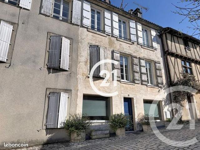 Maison 5 pièces 196 m²
