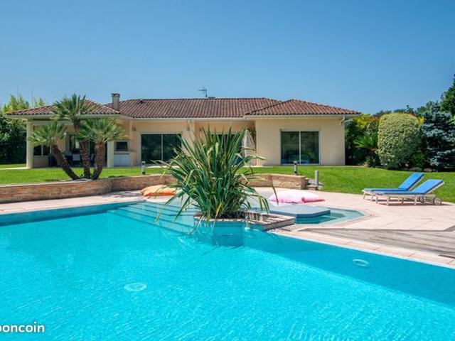 Maison 5 pièces 196 m²
