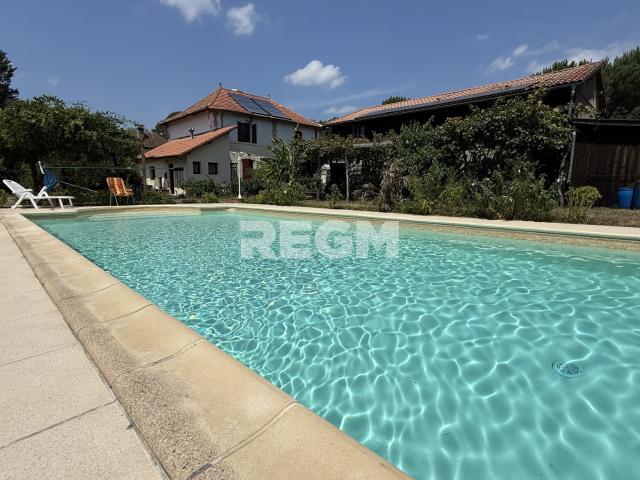 Maison 5 pièces 196 m²