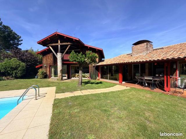 Maison 5 pièces 196 m²