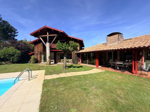 Maison 5 pièces 196 m²