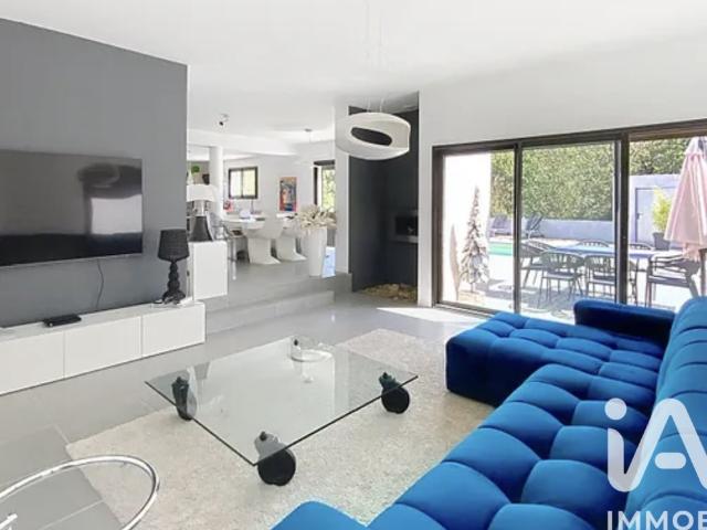 Maison 5 pièces 196 m²