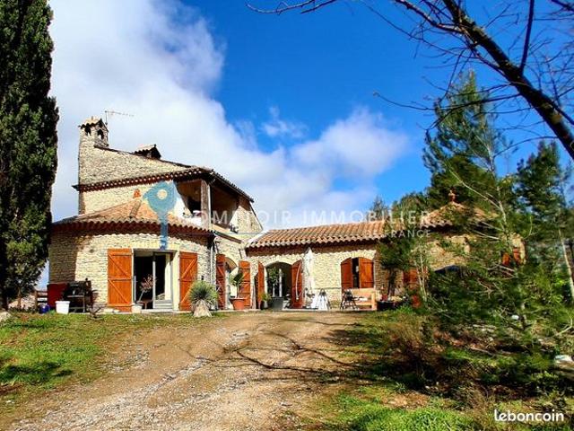 Maison 5 pièces 196 m²