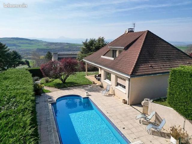 Maison 5 pièces 196 m²