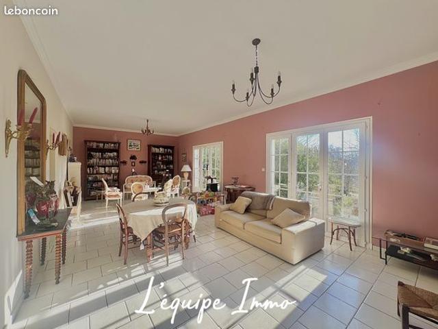 Maison 5 pièces 196 m²