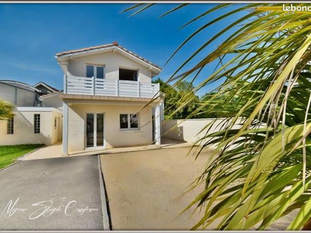 Maison 5 pièces 197 m²