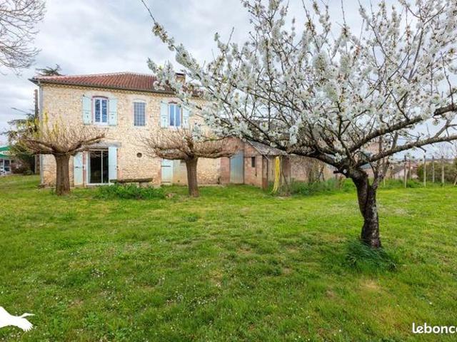 Maison 5 pièces 197 m²