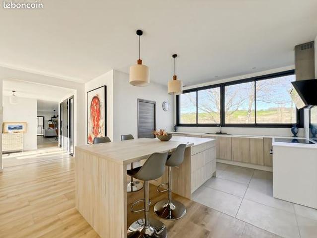 Maison 5 pièces 198 m²
