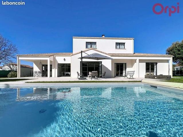 Maison 5 pièces 198 m²