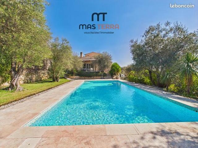 Maison 5 pièces 198 m²