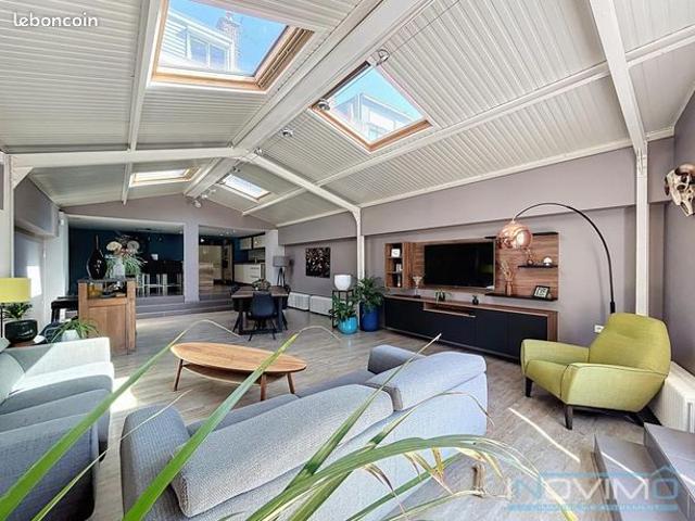 Maison 5 pièces 198 m²