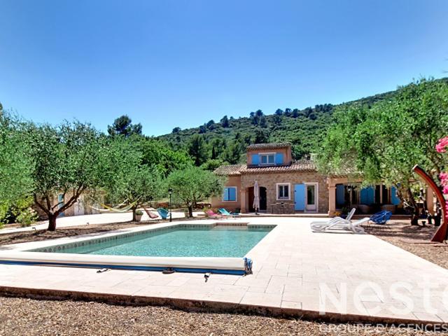 Maison 5 pièces 198 m²