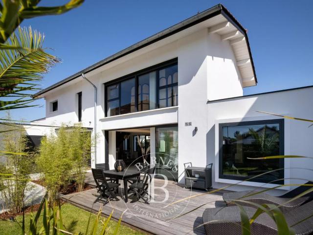 Maison 5 pièces 198 m²