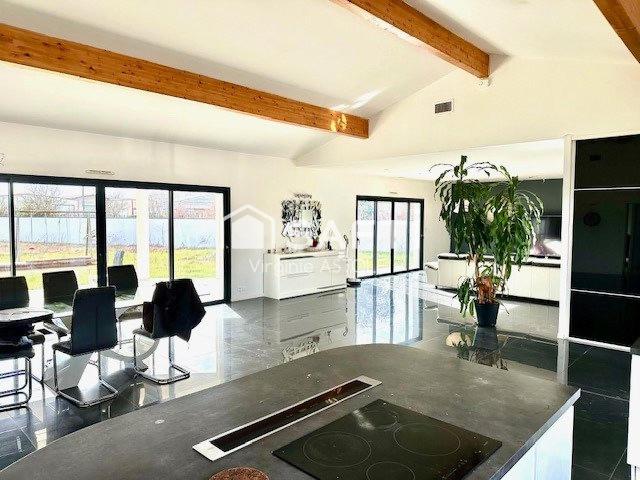 Maison 5 pièces 198 m²