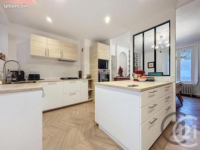 Maison 5 pièces 199 m²