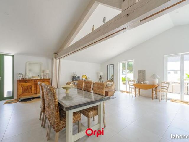 Maison 5 pièces 199 m²
