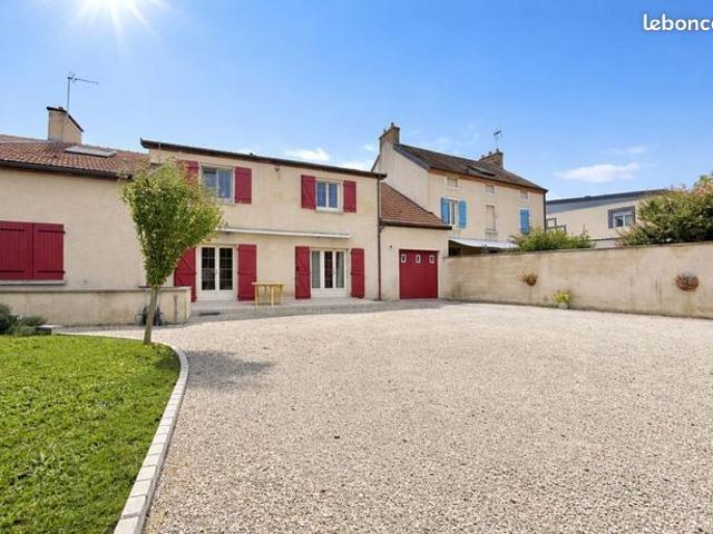 Maison 7 pièces 199 m²
