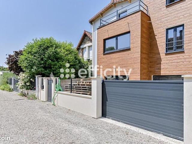 Maison 10 pièces 250 m²