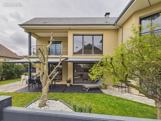 Maison 5 pièces 191 m²