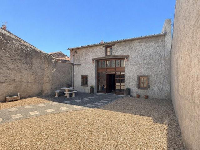 Maison 10 pièces 300 m²