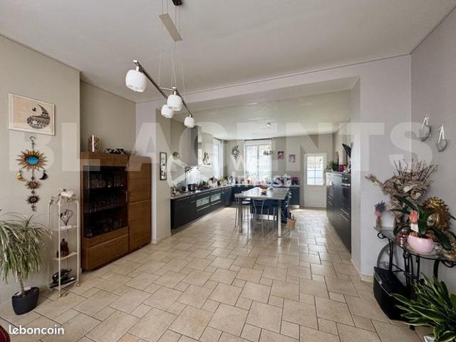 Maison 5 pièces 192 m²