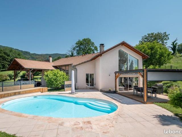 Maison 5 pièces 192 m²