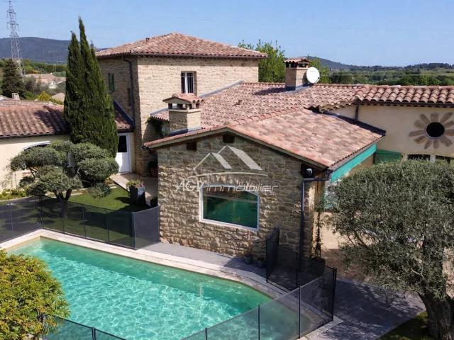 Maison 5 pièces 192 m²