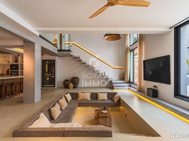 Maison 5 pièces 204 m²