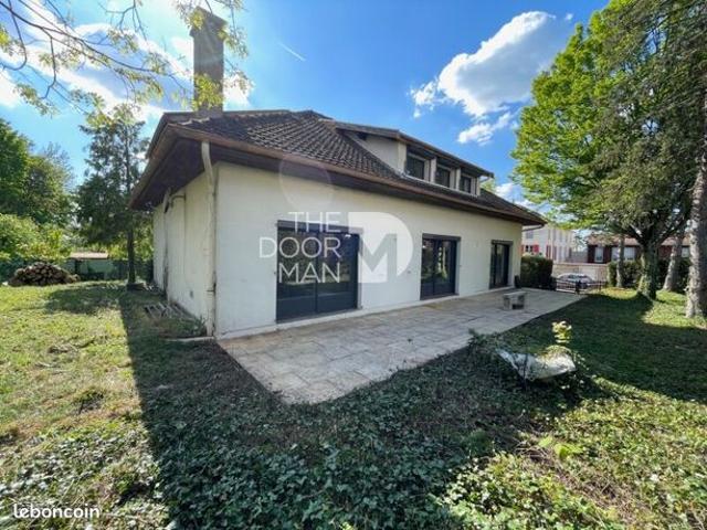 Maison 5 pièces 204 m²