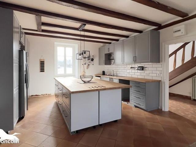 Maison 5 pièces 204 m²