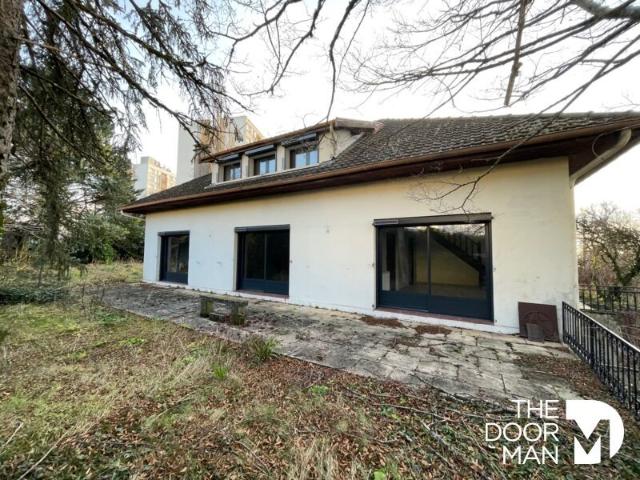 Maison 5 pièces 204 m²