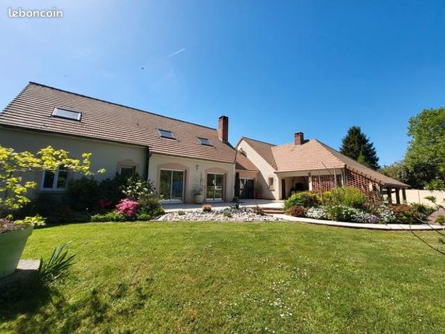 Maison 5 pièces 204 m²
