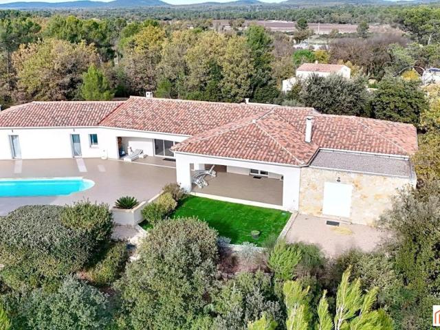 Maison 5 pièces 205 m²