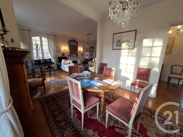 Maison 5 pièces 205 m²
