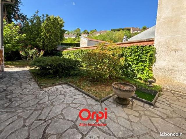 Maison 5 pièces 205 m²