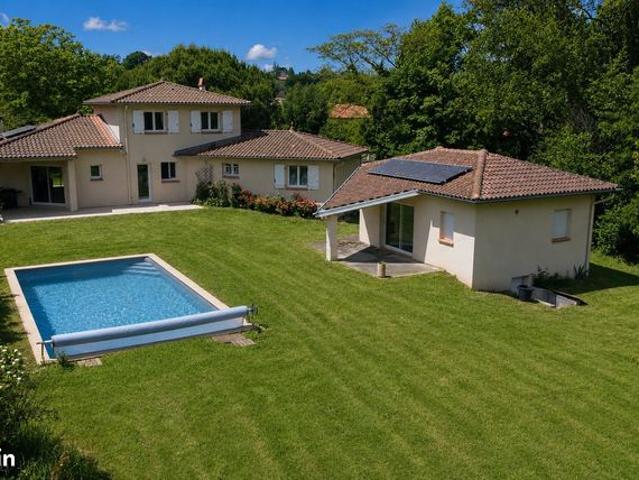 Maison 5 pièces 205 m²