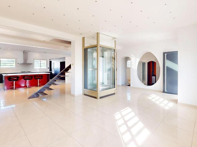 Maison 5 pièces 205 m²