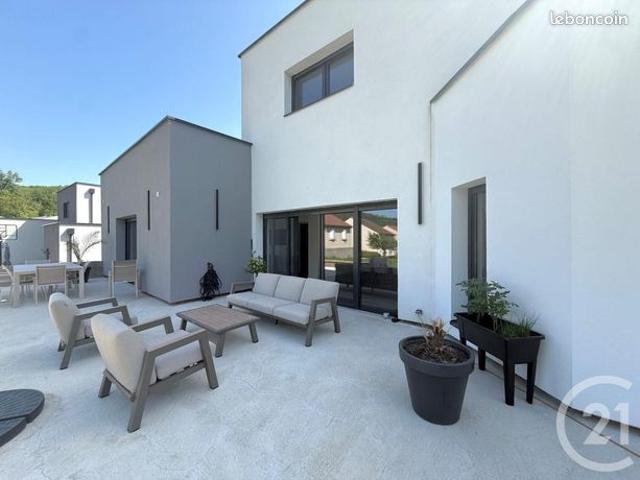 Maison 5 pièces 205 m²