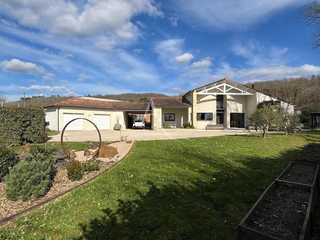 Maison 5 pièces 207 m²