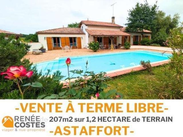 Maison 5 pièces 207 m²