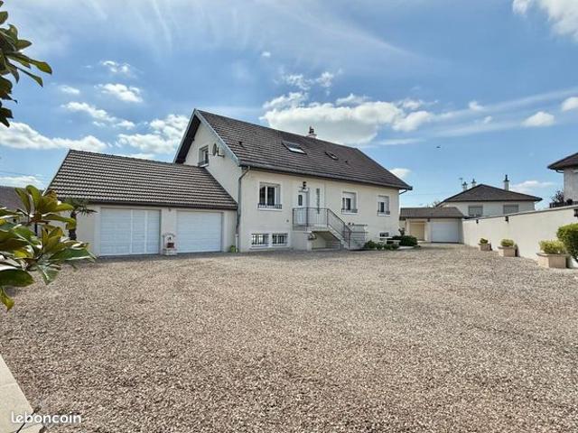 Maison 5 pièces 208 m²