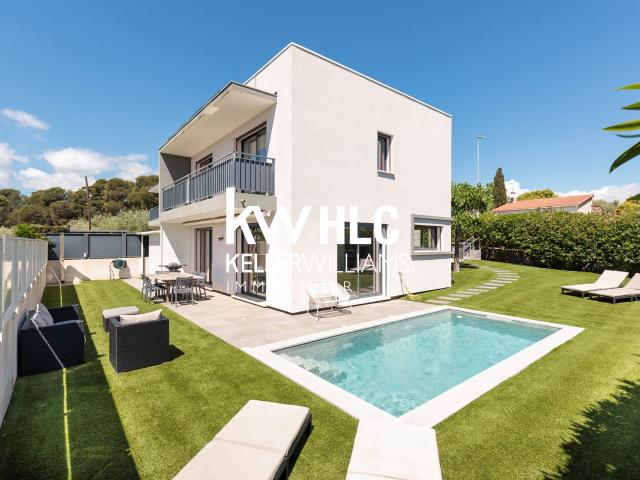 Maison 5 pièces 208 m²