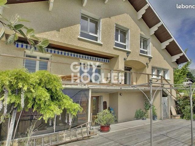 Maison 5 pièces 208 m²