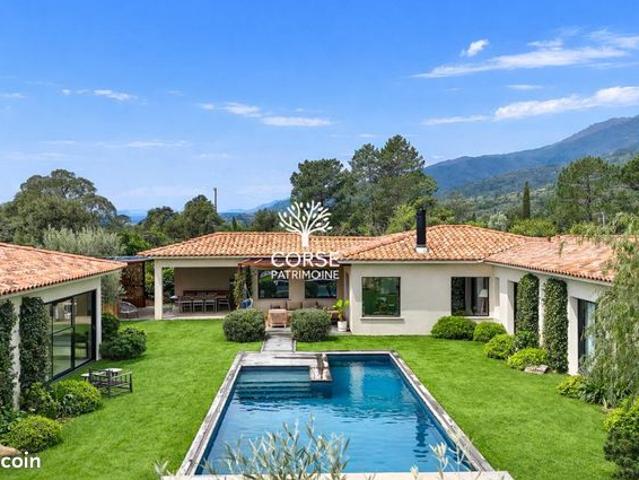 Maison 5 pièces 208 m²