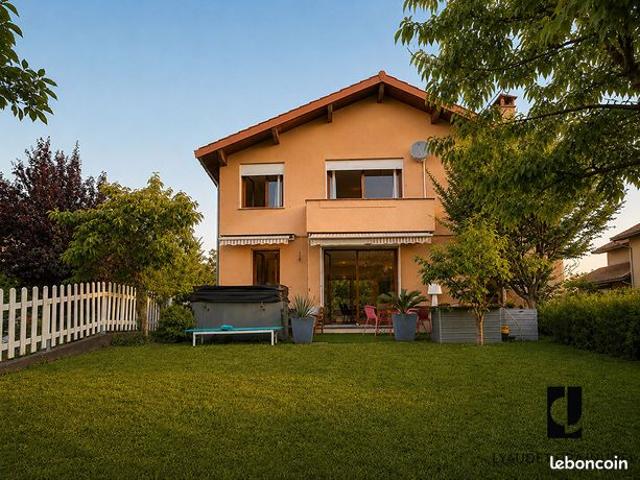 Maison 5 pièces 208 m²