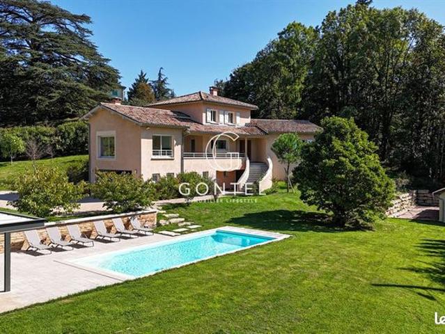 Maison 5 pièces 208 m²