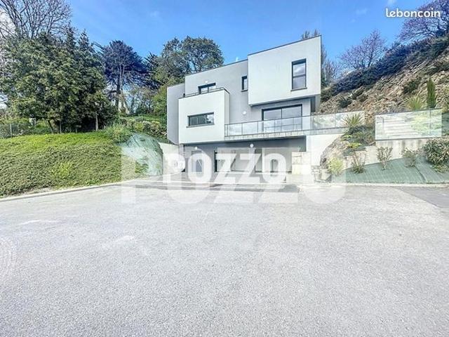 Maison 5 pièces 209 m²