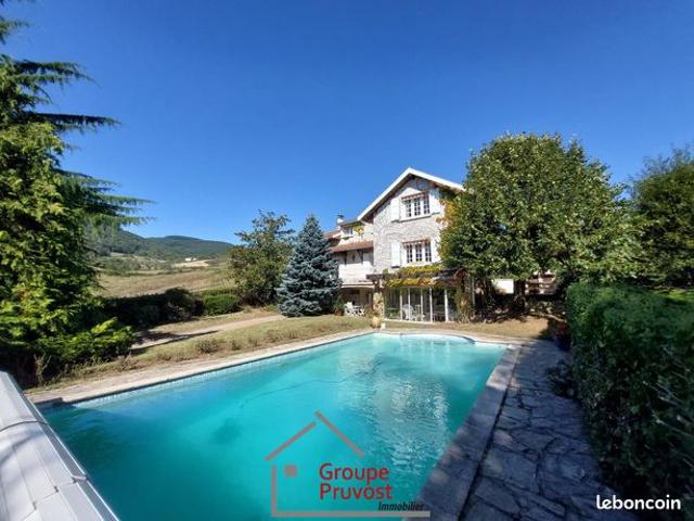 Maison 5 pièces 200 m²